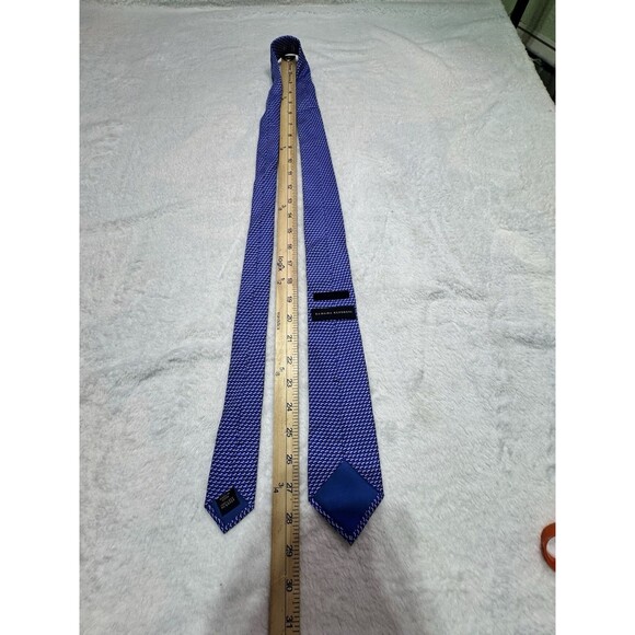 BANANA REPUBLIC Blue Geometric Design men's tie 100% Silk Made‎ in China - Picture 6 of 7